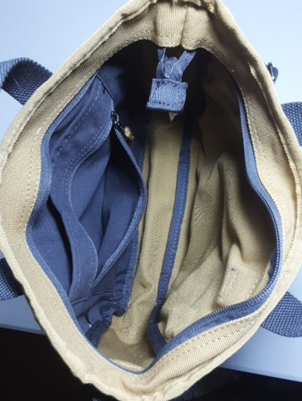 Duluth Trading Co Shoulder bag With Shoulder Strap In Soft Yellow - Picture 3 of 4